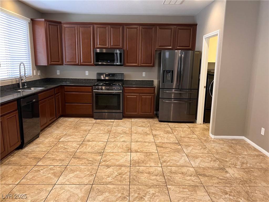 Las Vegas, NV 89166,7237 Puddle Duck ST