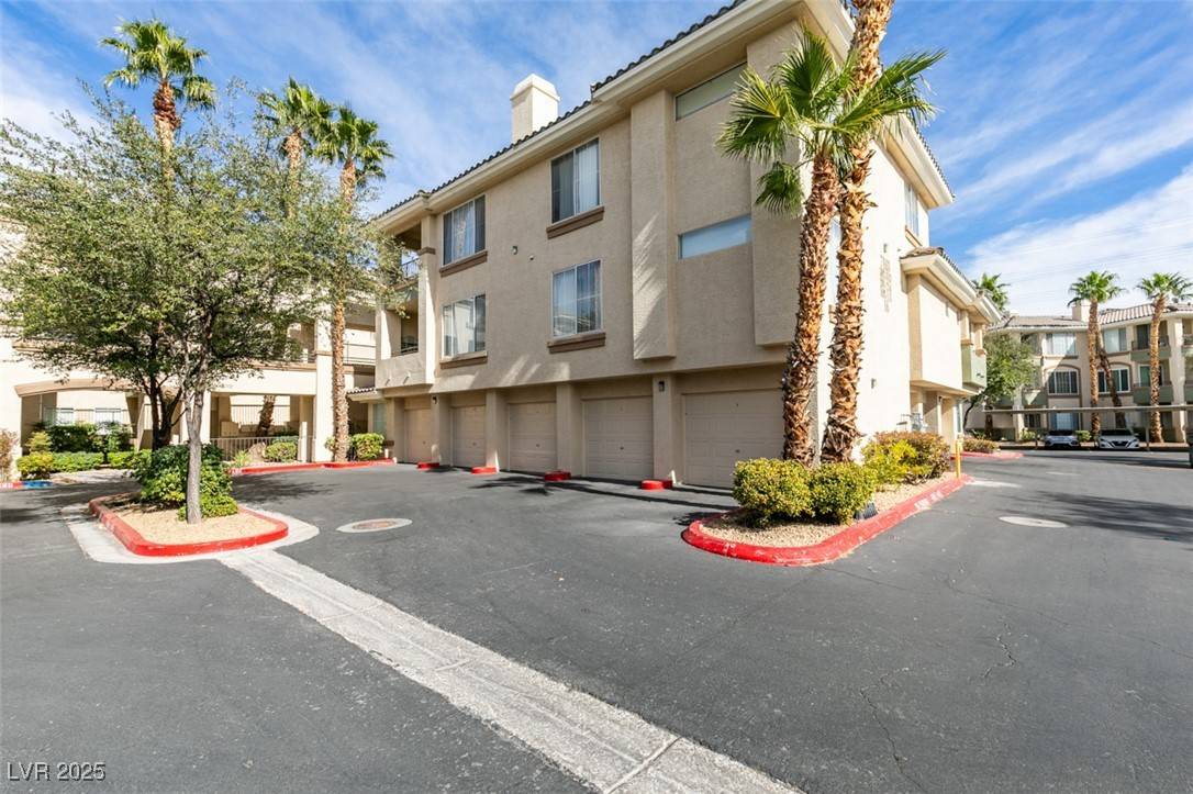 Las Vegas, NV 89113,7163 S Durango DR #302