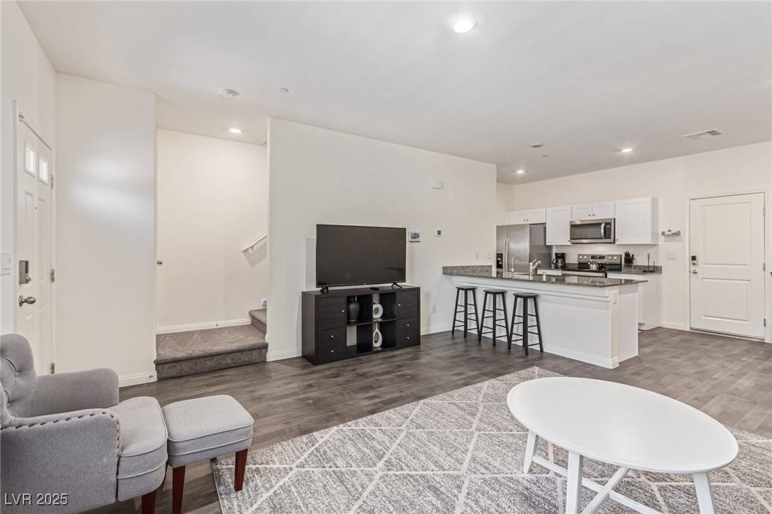 Henderson, NV 89044,527 Clearsable AVE