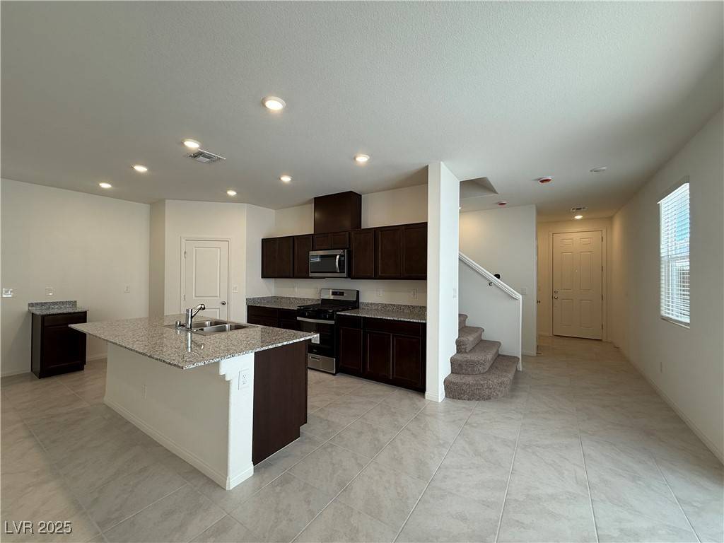 Las Vegas, NV 89148,9097 Vesey AVE