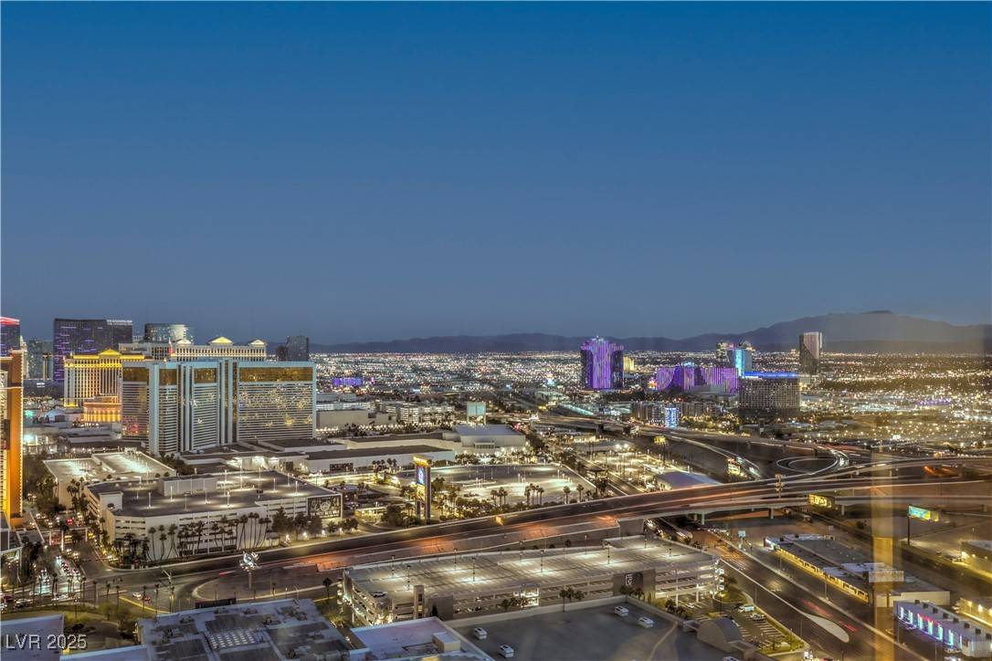 Las Vegas, NV 89109,2000 Fashion Show DR #4105-4106