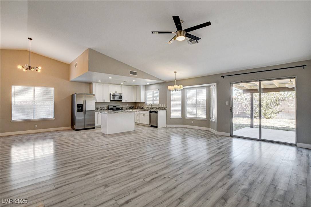 Las Vegas, NV 89117,8517 Soneto LN