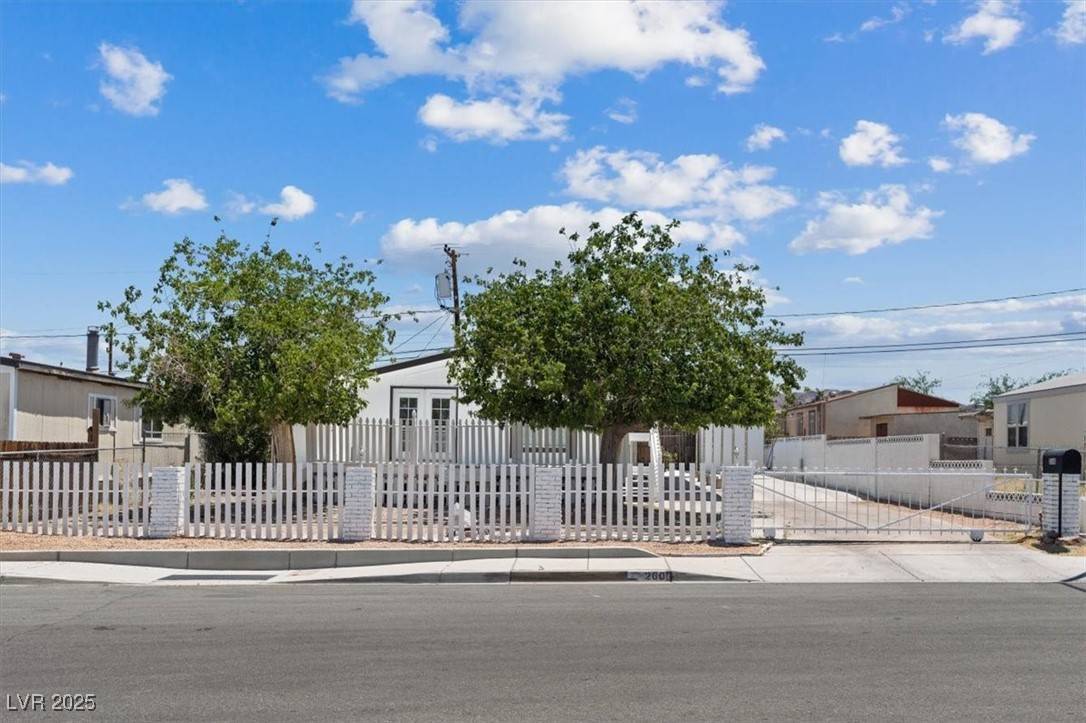 Henderson, NV 89015,260 Navajo DR