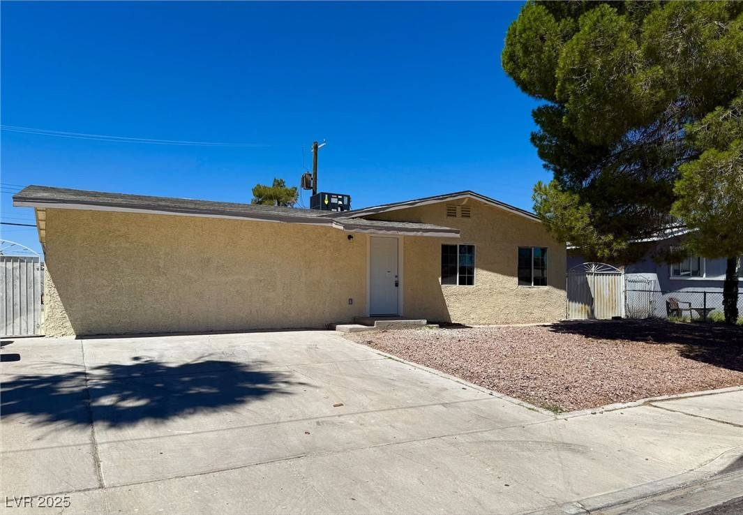 Las Vegas, NV 89107,236 Pershing DR