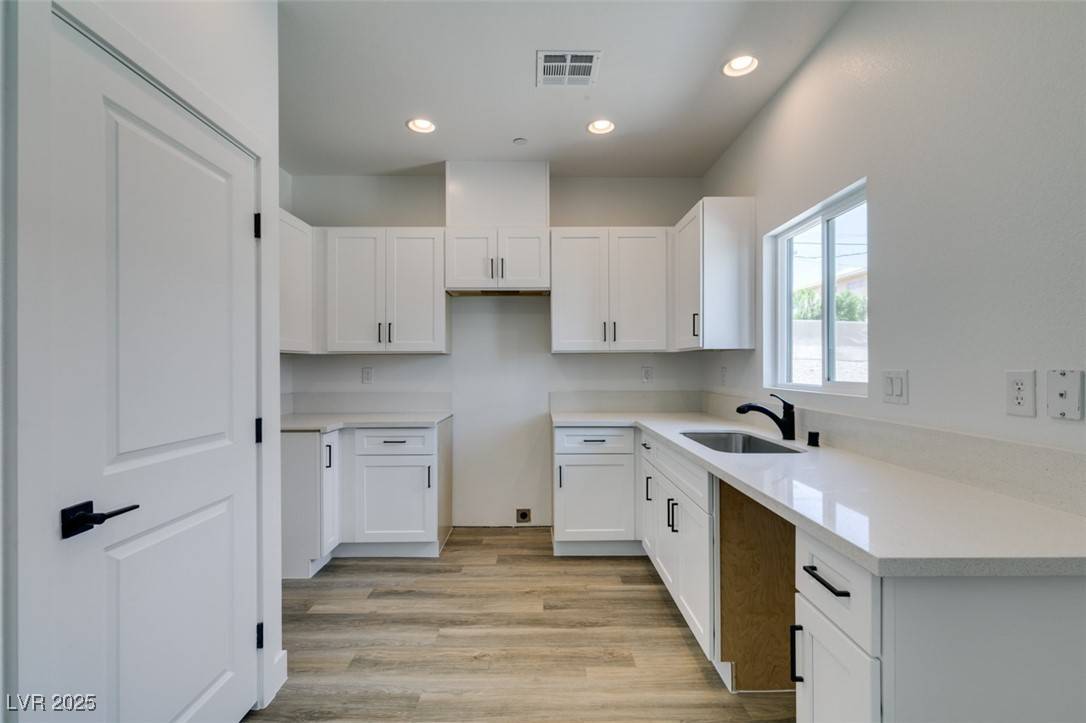 Las Vegas, NV 89101,383 N 16th ST