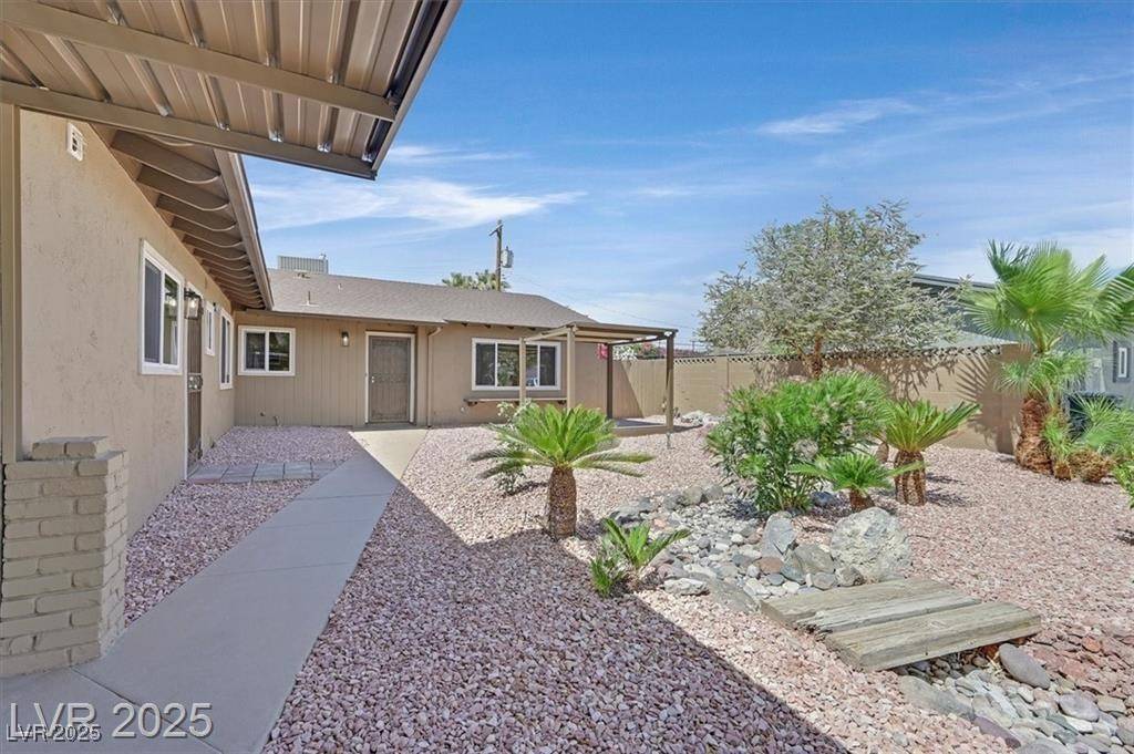 Las Vegas, NV 89121,3101 Greenbriar DR