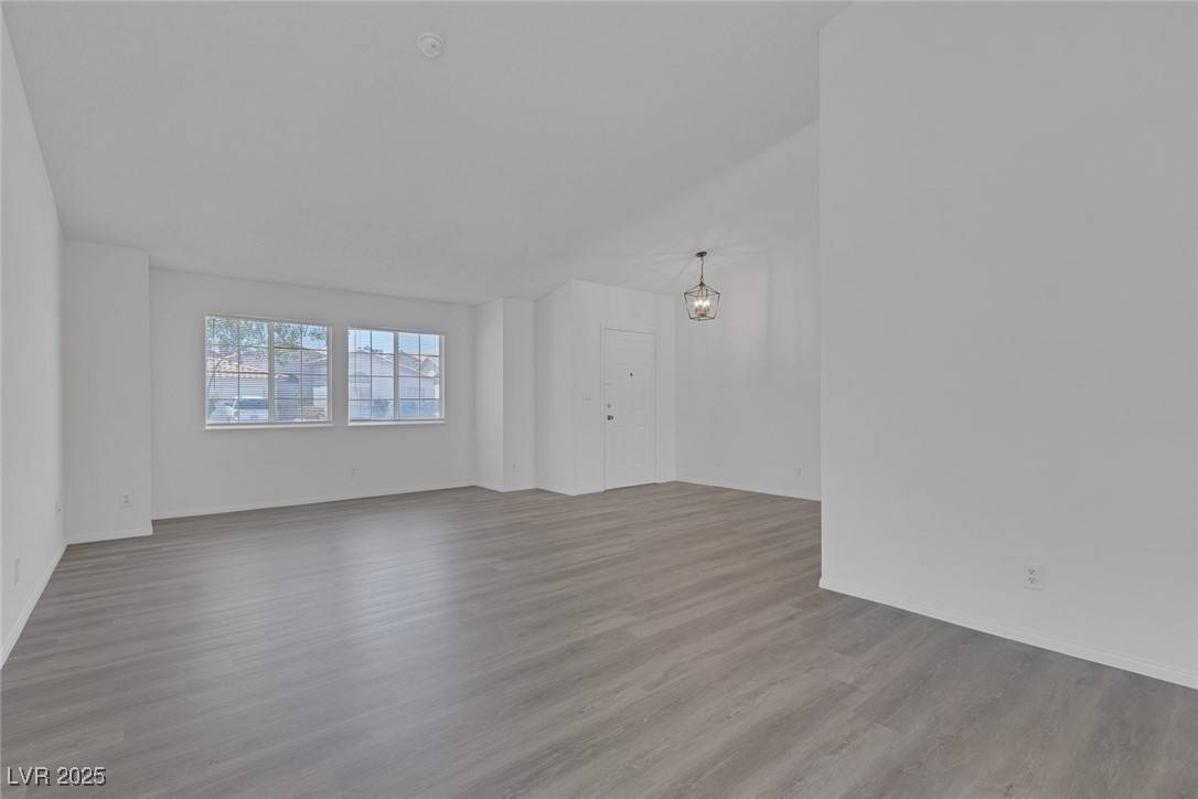 Las Vegas, NV 89108,6112 Blossom Knoll AVE