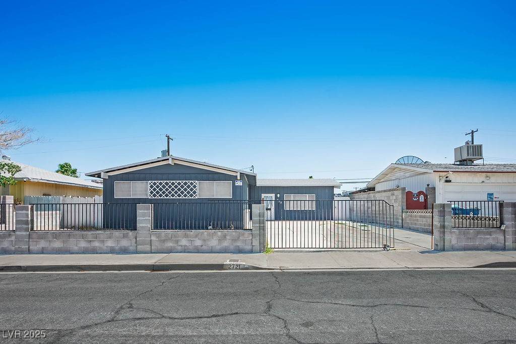 Las Vegas, NV 89102,2721 Merritt AVE