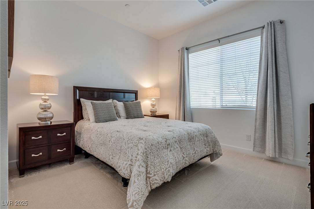 Henderson, NV 89011,827 Klamath Springs ST