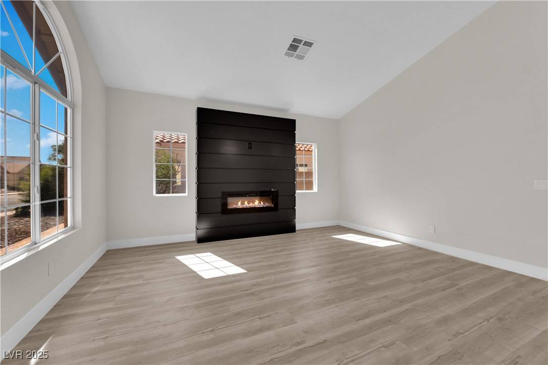 Henderson, NV 89011,632 Hitchen Post DR
