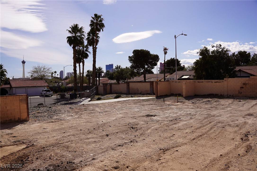 Las Vegas, NV 89102,1608 Eaton DR