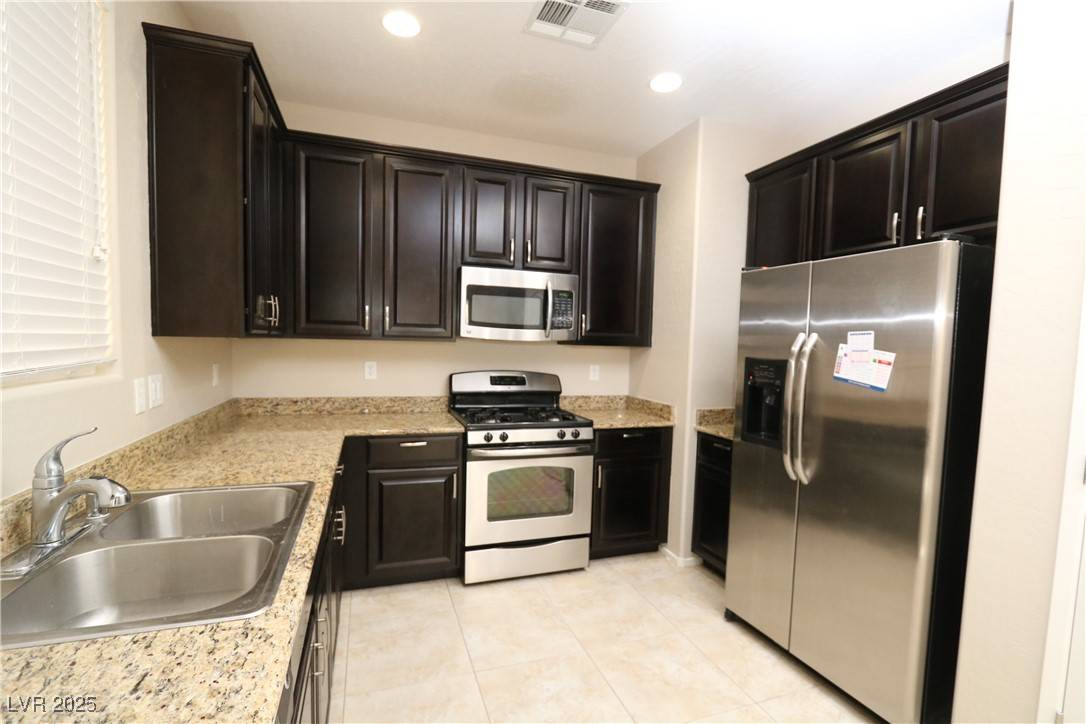 Las Vegas, NV 89113,8147 Lake Chippewa ST
