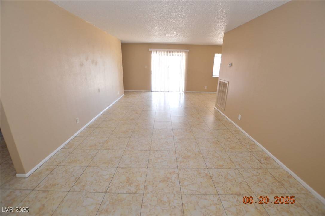 Las Vegas, NV 89145,617 Vincent WAY