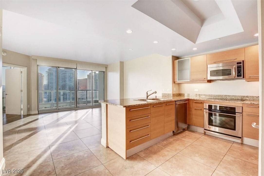 Las Vegas, NV 89109,222 Karen AVE #2805
