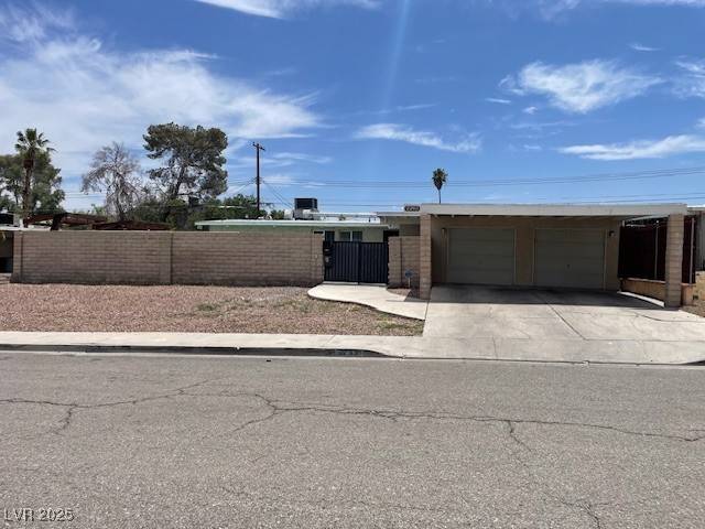 Las Vegas, NV 89169,2283 Natalie AVE