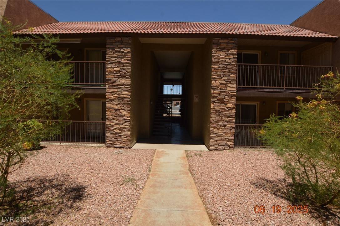 Las Vegas, NV 89103,5160 Indian River DR #332