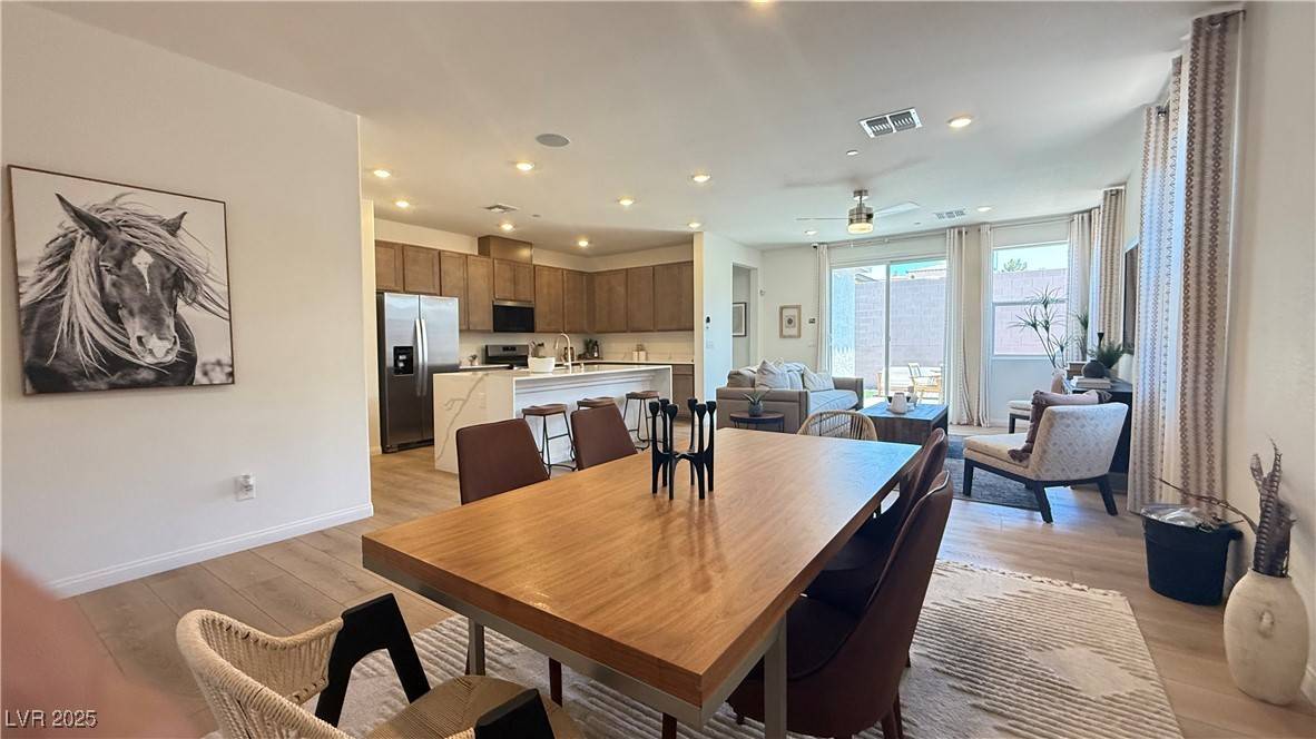 Henderson, NV 89015,739 Wild Highlands LN
