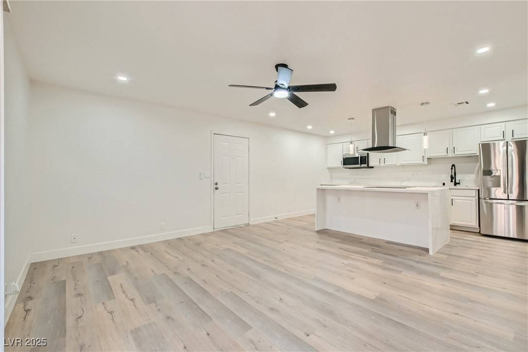 Las Vegas, NV 89103,4330 Sandy River DR #86