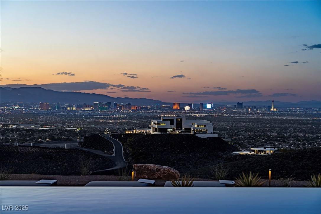 Henderson, NV 89012,720 Dragon Peak DR