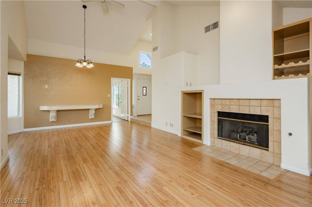 Las Vegas, NV 89113,6959 Emerald Springs LN #0