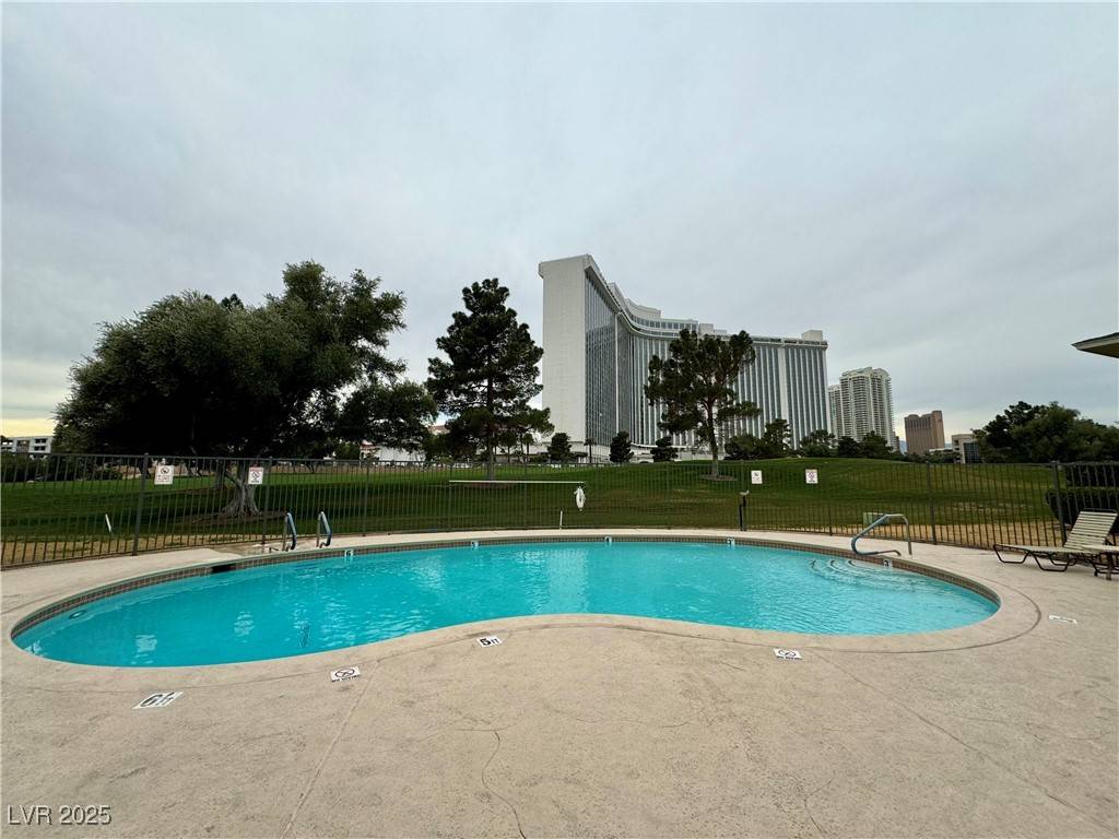 Las Vegas, NV 89109,632 Tam O Shanter