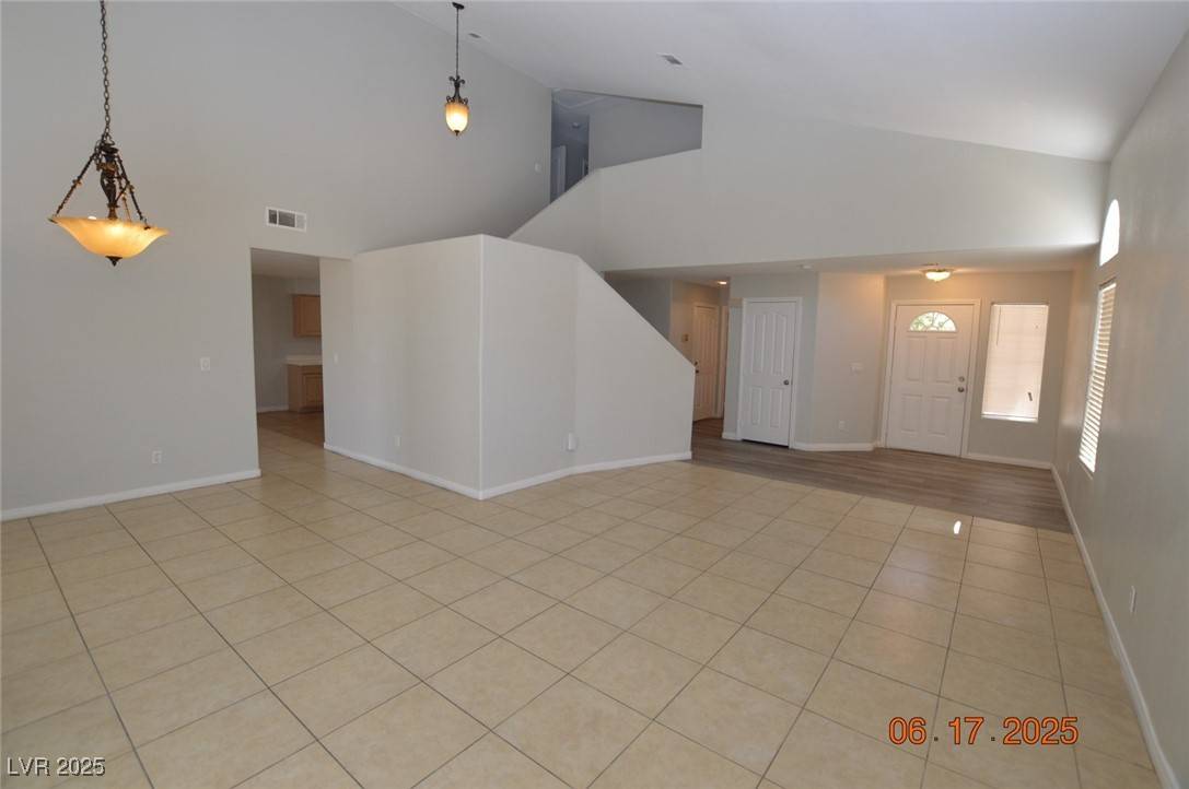 Las Vegas, NV 89145,8236 Golf Player AVE