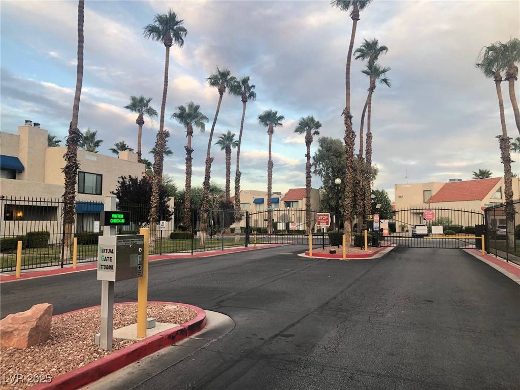 Las Vegas, NV 89103,4140 Gannet CIR #251