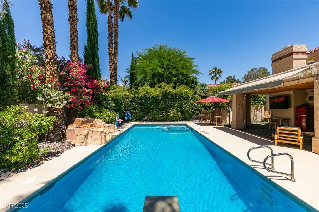 Las Vegas, NV 89113,5133 Southern Hills LN