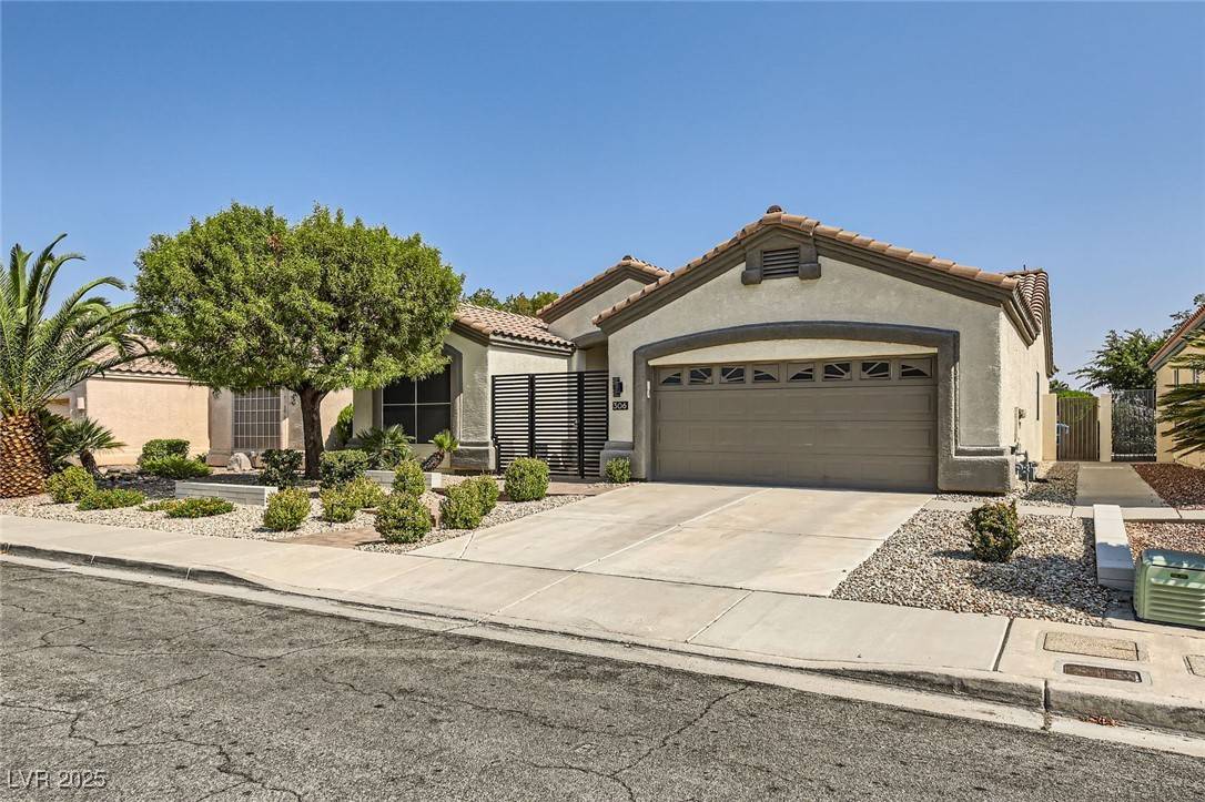 Henderson, NV 89012,306 Lingering LN