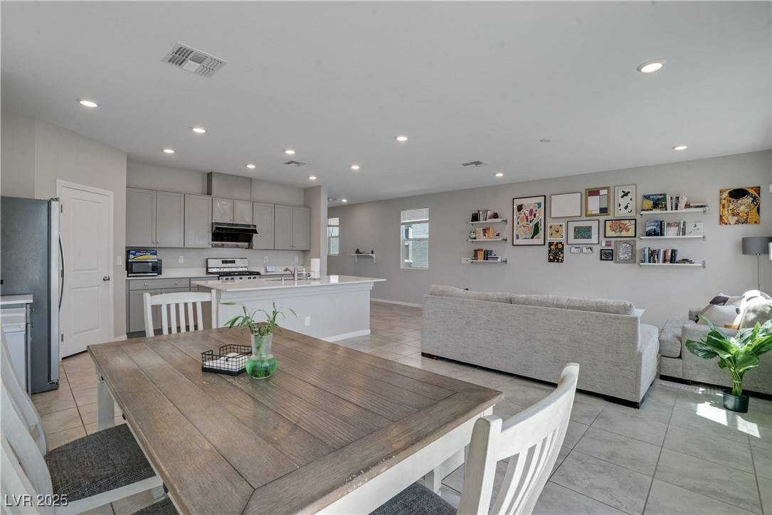 Las Vegas, NV 89141,10630 Adobe Ranch ST