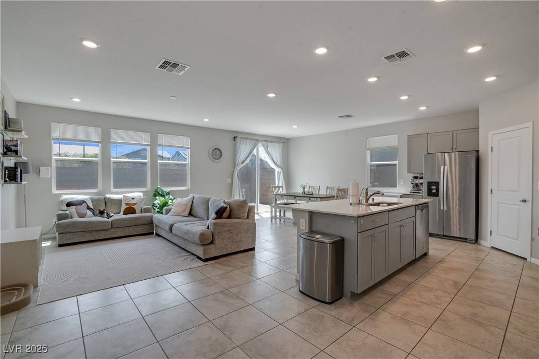 Las Vegas, NV 89141,10630 Adobe Ranch ST