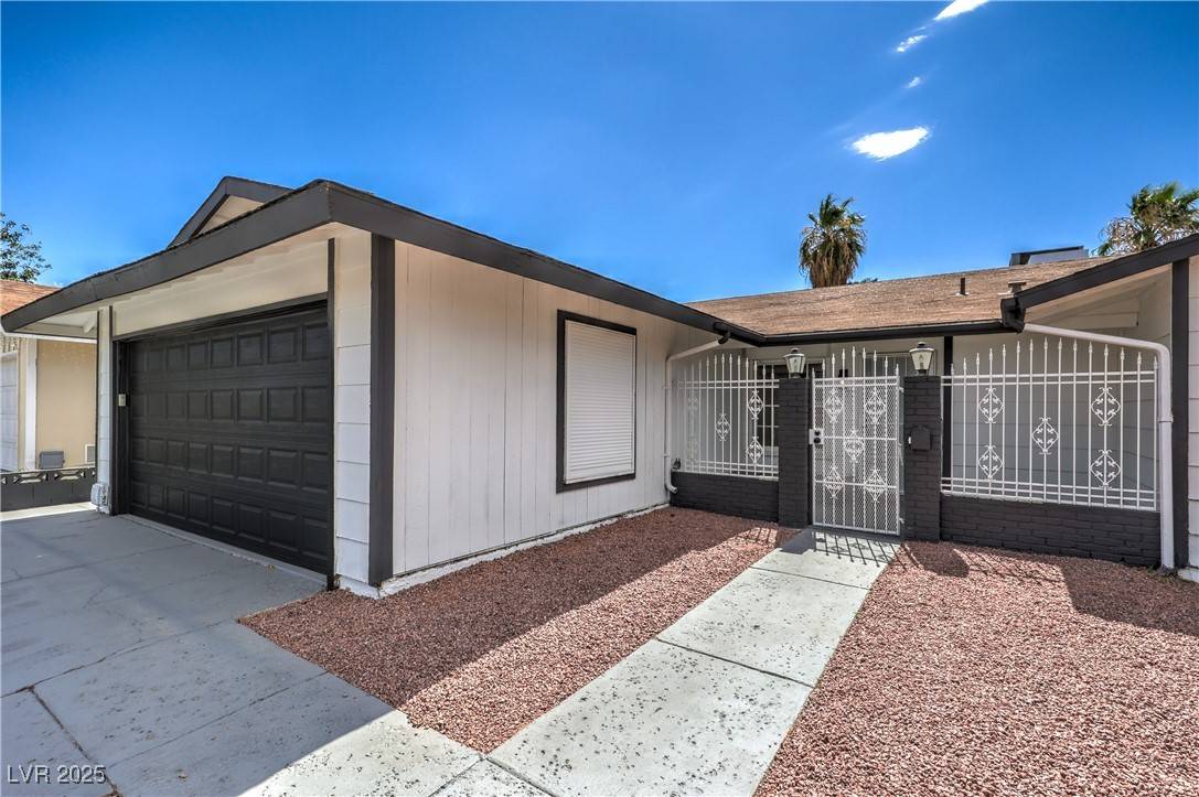 Las Vegas, NV 89121,4277 Rimcrest RD