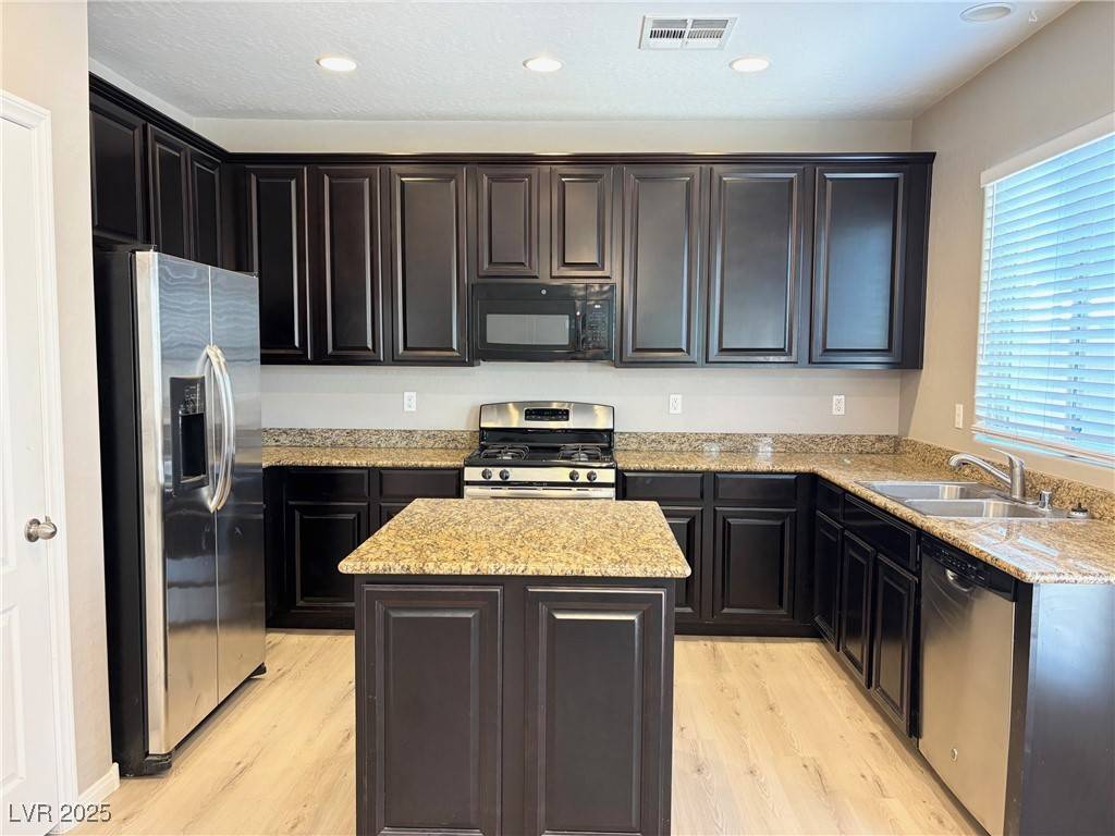 Henderson, NV 89011,664 Forest Peak ST