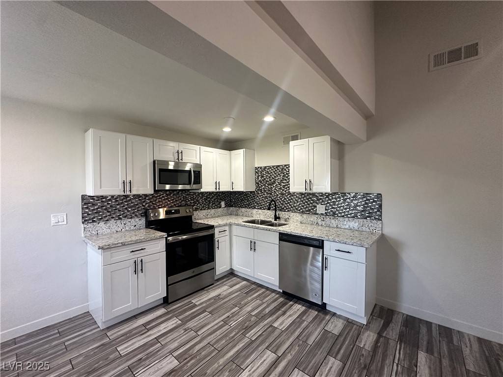 Las Vegas, NV 89103,3681 Melonies DR #29