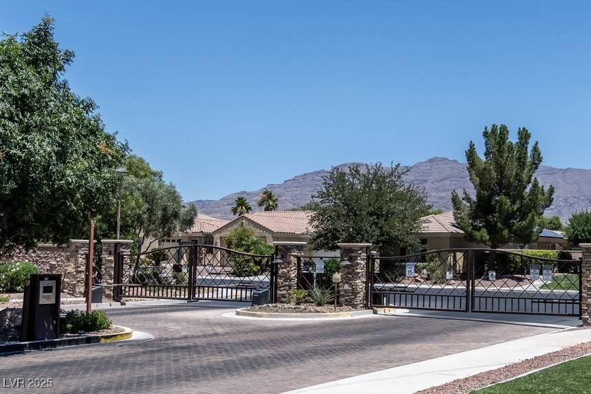 Las Vegas, NV 89131,8615 Muirfield Village CT
