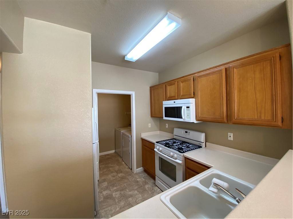 Las Vegas, NV 89113,7111 S Durango DR #213