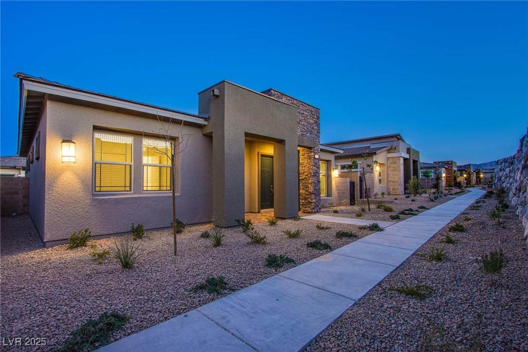 Las Vegas, NV 89138,909 Allister Fields LN