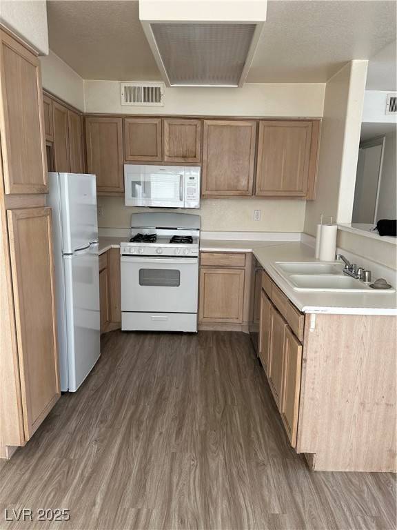 Las Vegas, NV 89120,3115 Casey DR #204