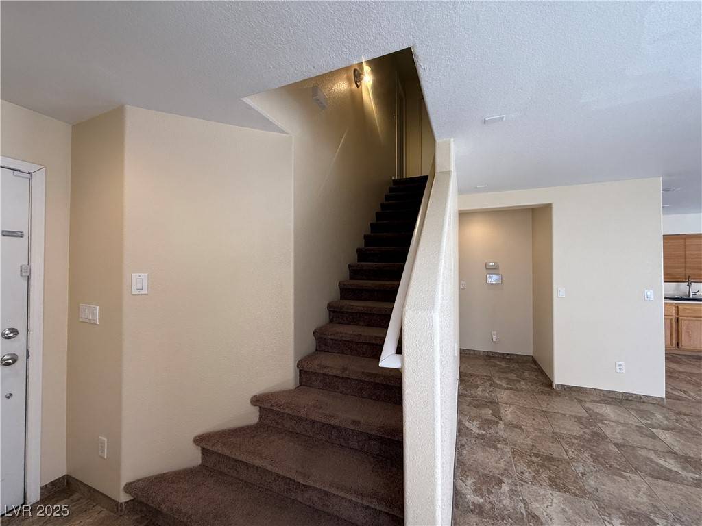 Las Vegas, NV 89144,11112 Okeefe CT