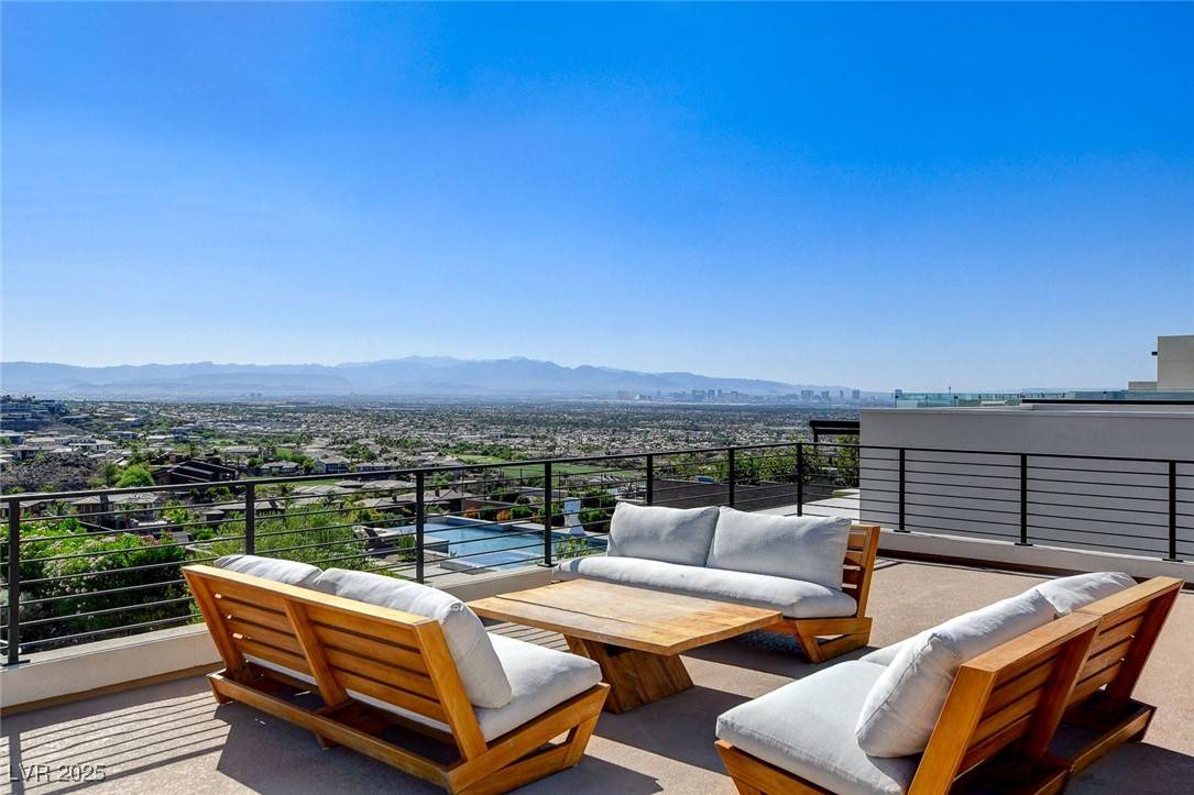 Henderson, NV 89012,527 Serenity Point DR