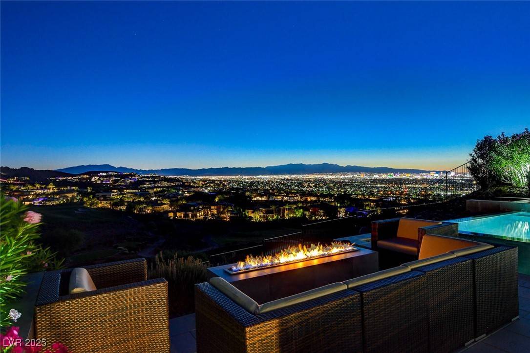 Henderson, NV 89012,527 Serenity Point DR