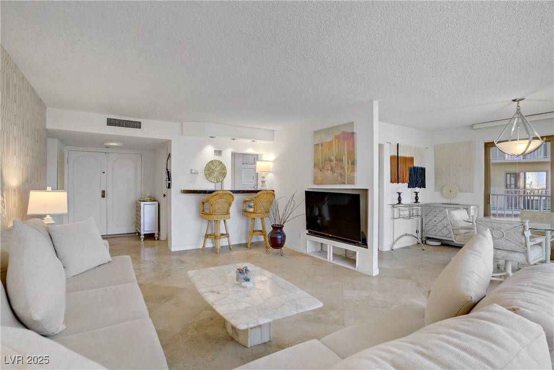 Las Vegas, NV 89169,205 E Harmon AVE #306