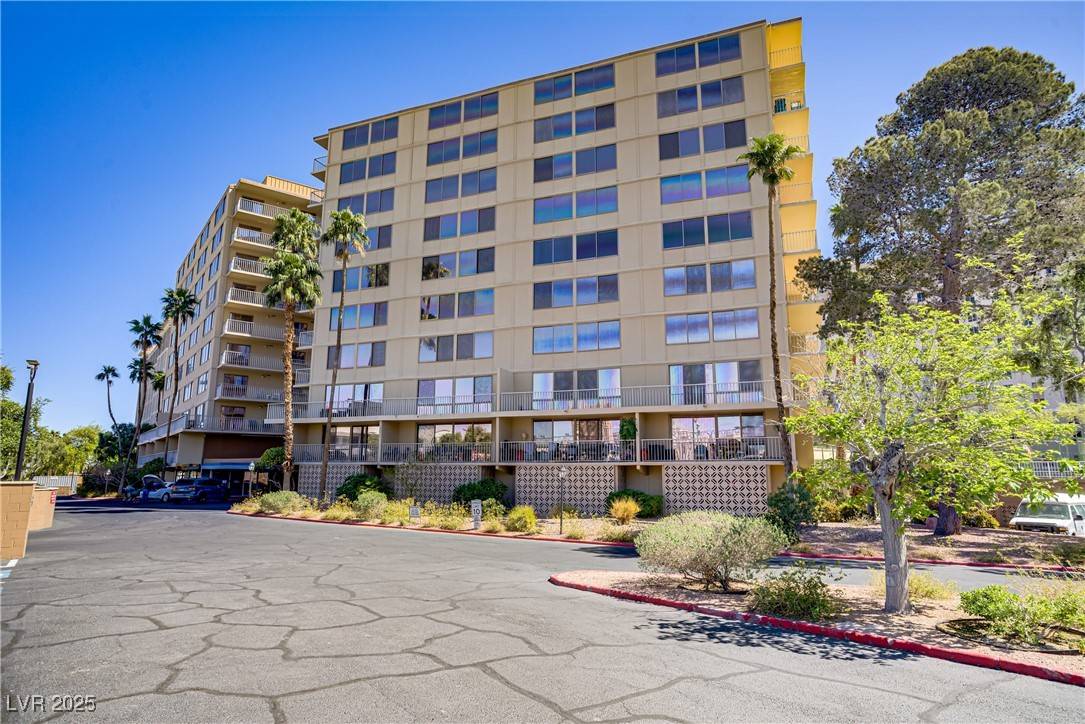 Las Vegas, NV 89169,205 E Harmon AVE #306