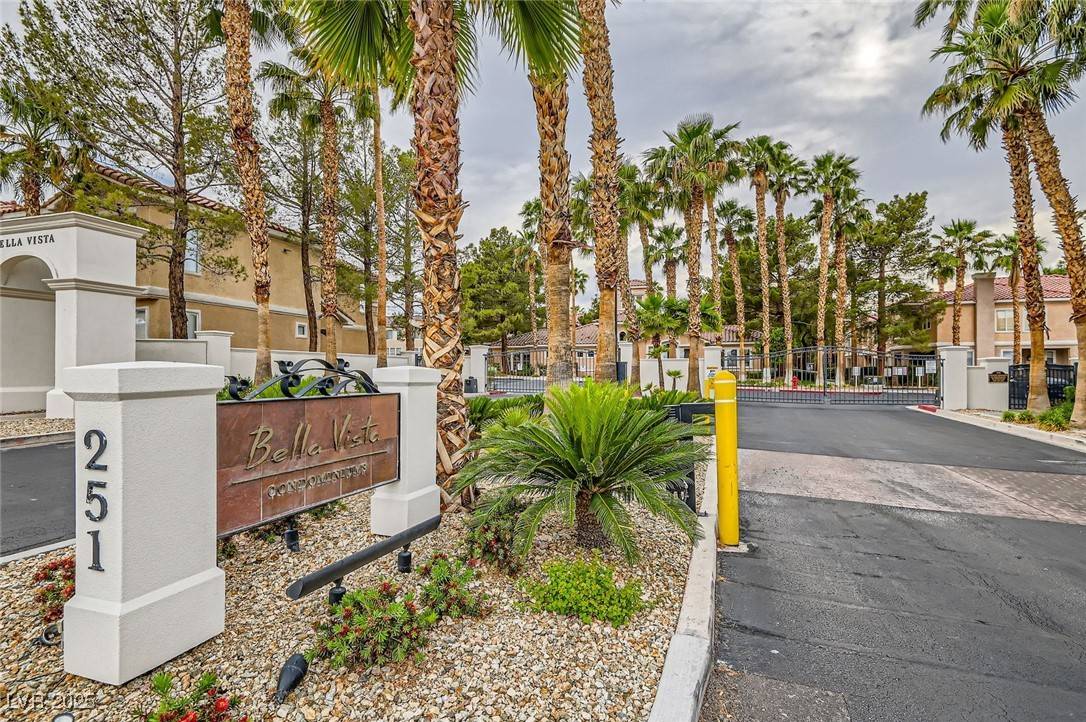 Henderson, NV 89012,251 S Green Valley Pkwy #3222