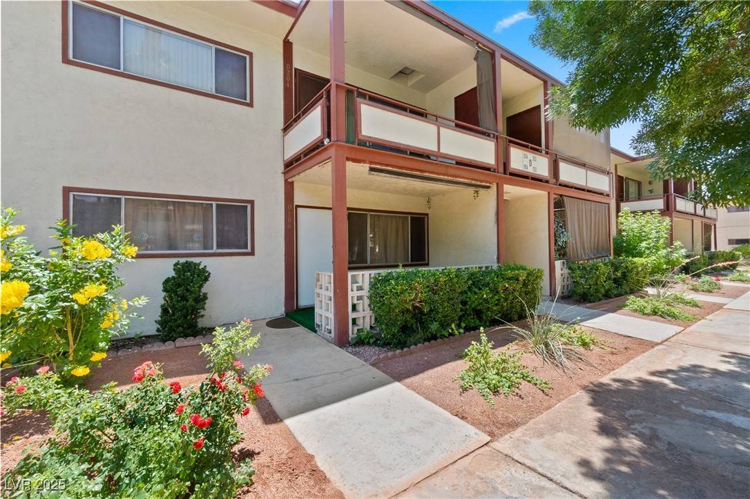 Las Vegas, NV 89109,350 E Desert Inn RD #D104