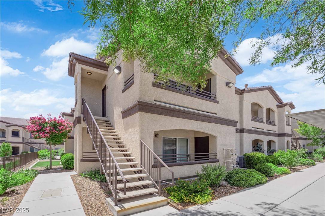 Henderson, NV 89052,2291 W Horizon Ridge Pkwy #6131