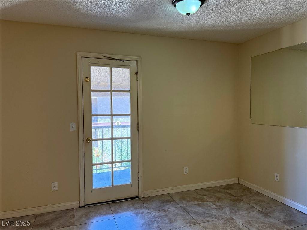 Las Vegas, NV 89103,5576 W Rochelle AVE #11D