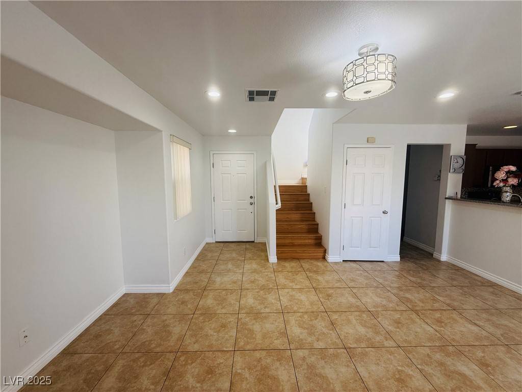 Las Vegas, NV 89139,7859 WINDHAMRIDGE DR