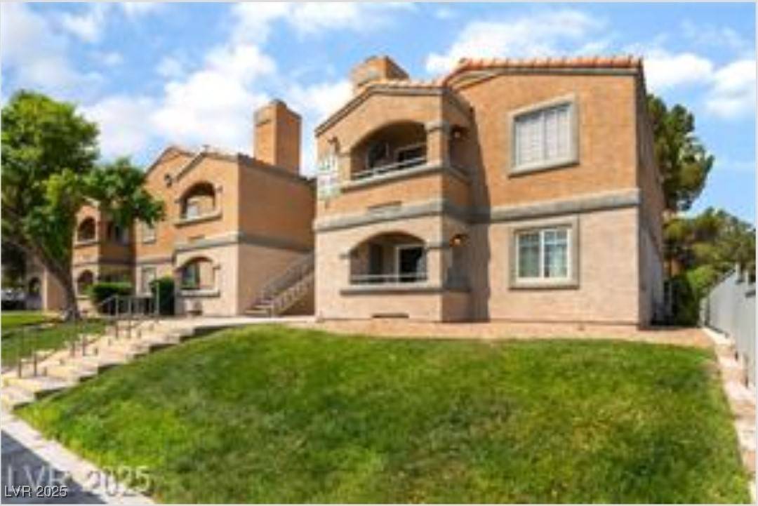 Las Vegas, NV 89107,221 Mission Catalina LN #104
