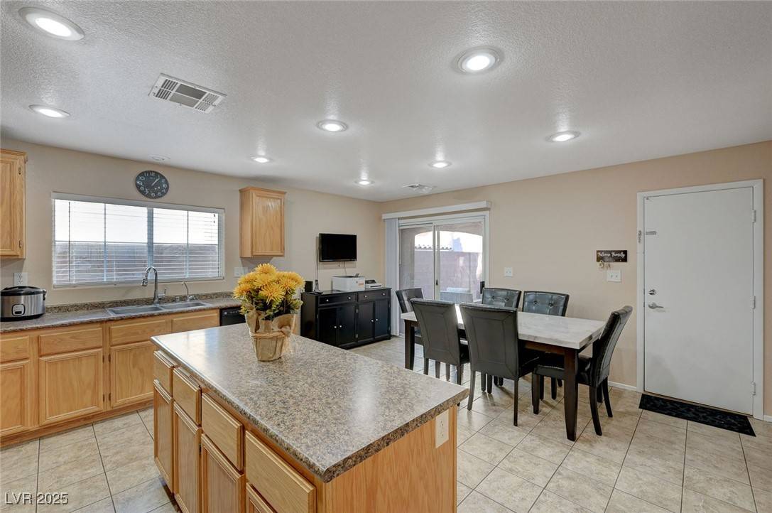 Las Vegas, NV 89179,7182 Hood River AVE